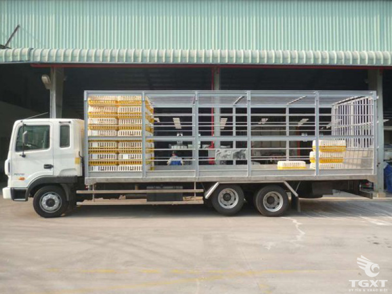 Xe Tải Hyundai HD210 12 Tấn 3 Trục Rút Chở Gia Cầm