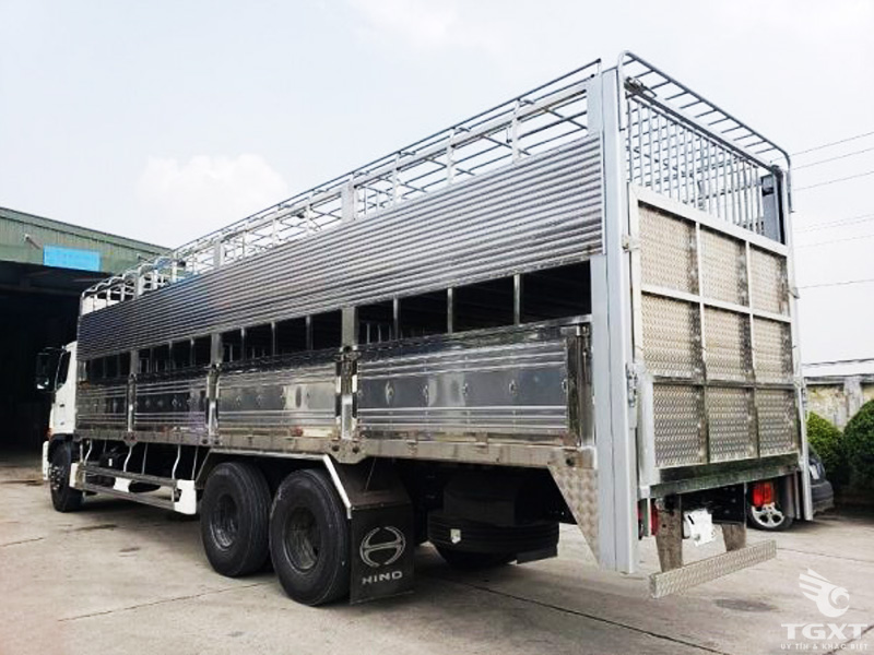 Xe Tải Chở Gia Súc Hino FM8JW7A 13 Tấn