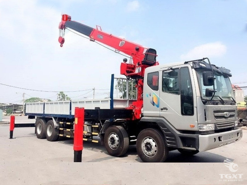 Xe Tải Daewoo 4 Chân 11T5 Gắn Cẩu CSM 10 Tấn CSS300