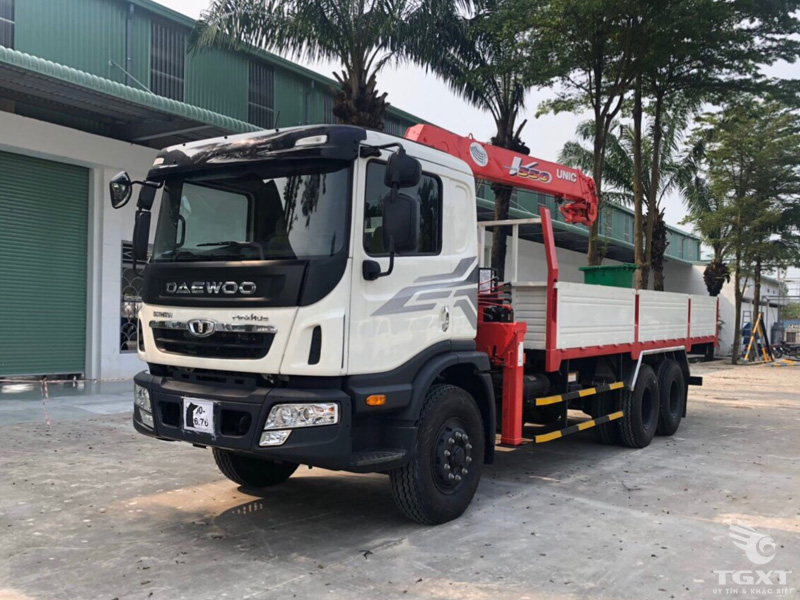 Xe Tải Daewoo HU6AA Gắn Cẩu Unic URV550 13T8