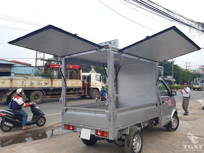 Xe Tải Thái Lan DFSK Thùng Cánh Dơi Bán Hàng Lưu Động