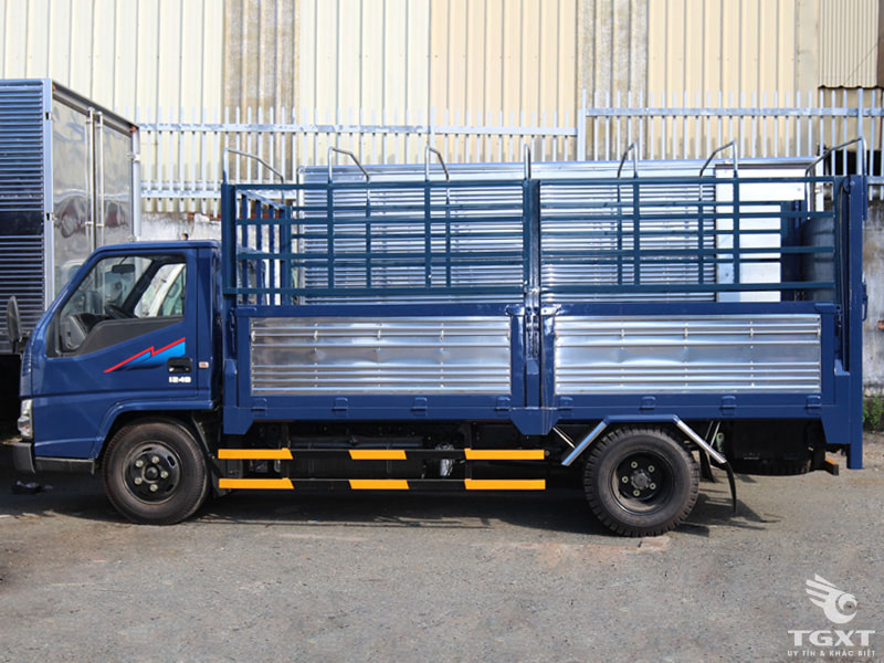 Xe Tải Đô Thành IZ49 2T4 Thùng Bạt Gắn Bửng Nâng