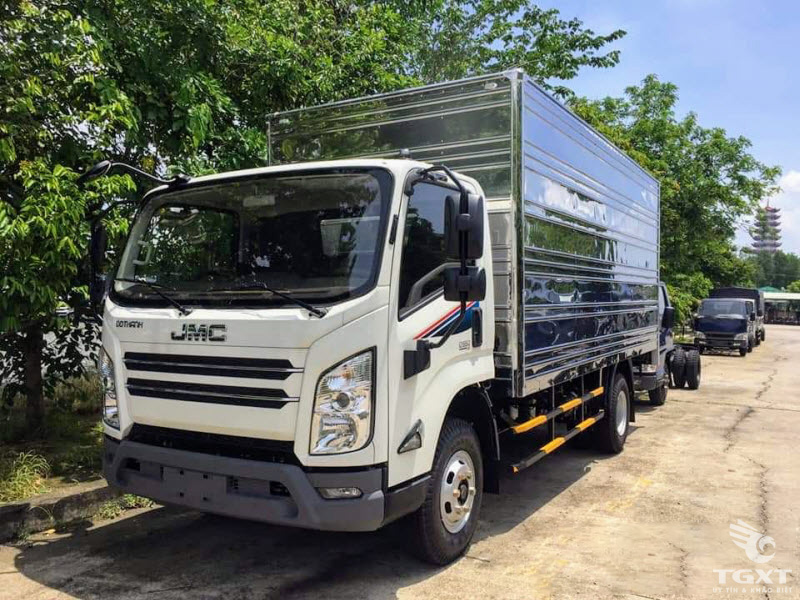 Xe Tải Đô Thành IZ650SE 6.5 Tấn Thùng Kín