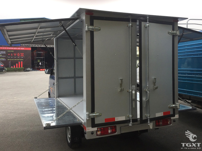 Xe Tải Dongben DB1021 800Kg Thùng Kín Cánh Dơi