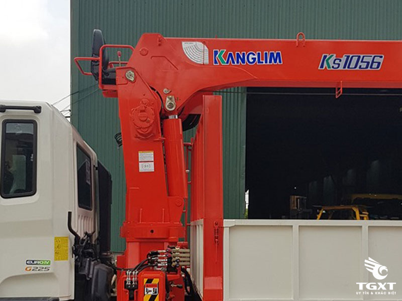 Xe Tải Dongfeng 6.8 Tấn Gắn Cẩu Kanglim KS1056T/S