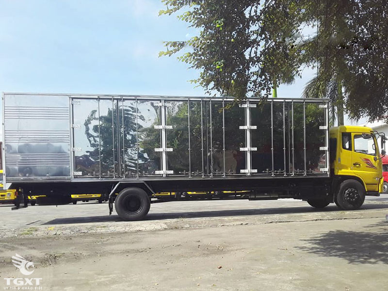 Xe Tải Dongfeng Hoàng Huy 4 Chân Thùng Kín 17 Tấn