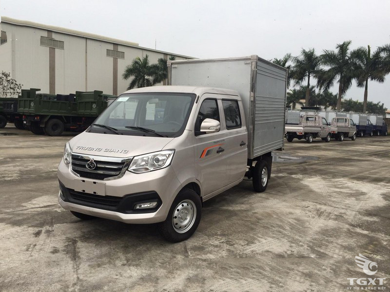 Xe Tải Nhẹ Trường Giang T3 Cabin Đôi 810Kg Thùng Kín