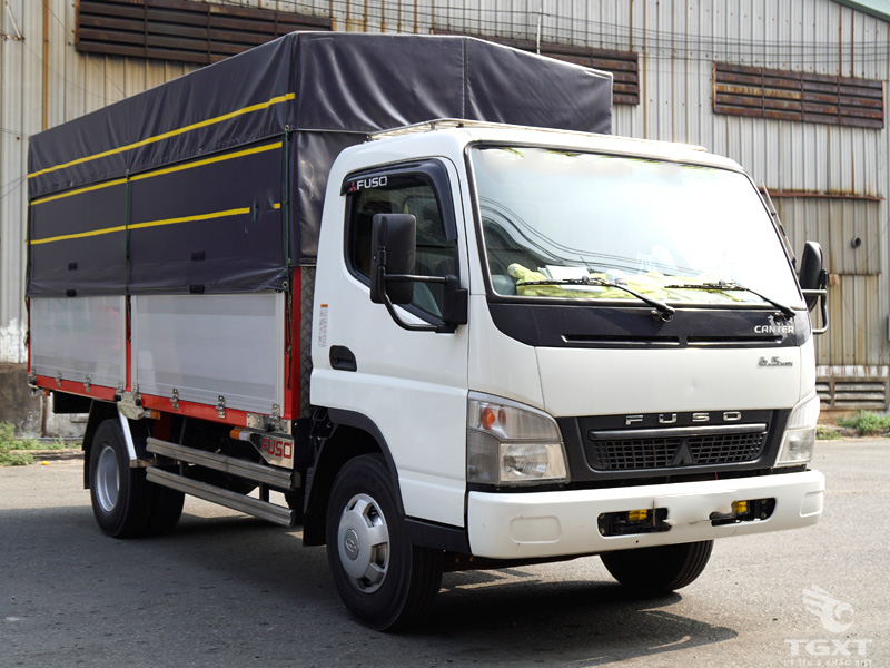 Xe Tải Fuso Canter 6.5WIDE 3.5 Tấn Thùng Bạt