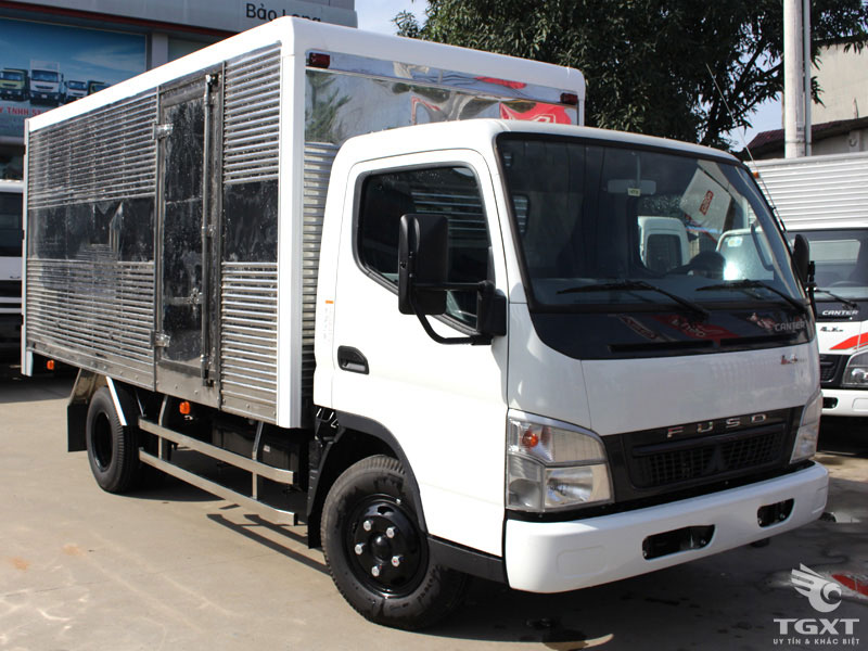Xe Tải Fuso Canter 6.5WIDE 3.5 Tấn Thùng Kín