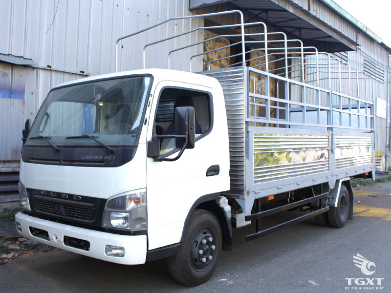 Xe Tải Fuso Canter 8.2HD 5 Tấn Thùng Bạt