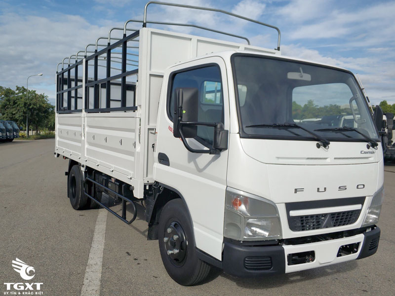 Xe Tải Fuso Canter 4.99 1.9 Tấn Thùng Bạt