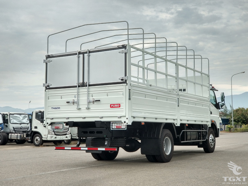 Xe Tải Fuso FA 6 Tấn Thùng Bạt