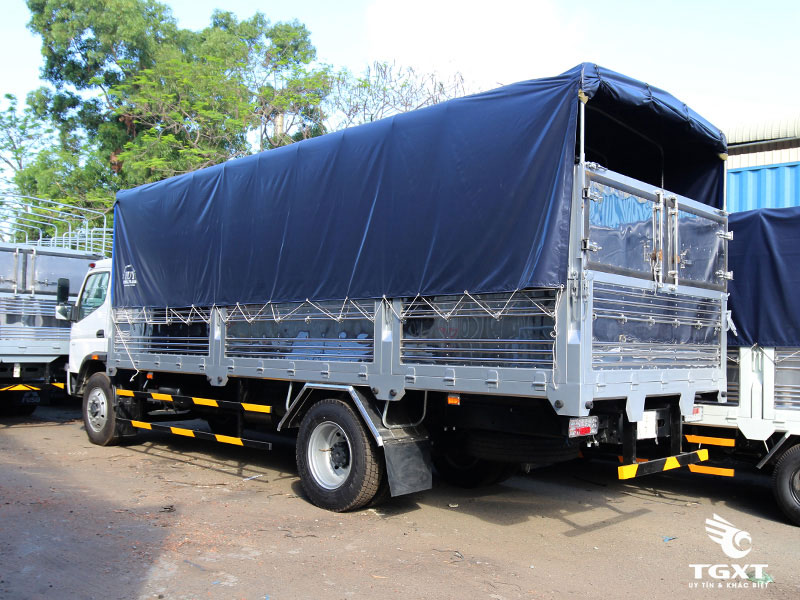 Xe Tải Fuso FI 7.5 Tấn Thùng Bạt