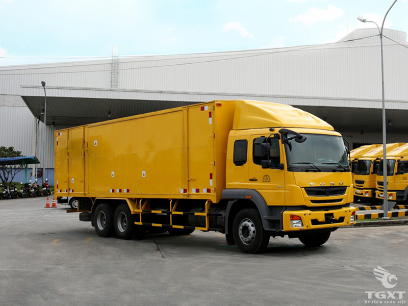 Xe Tải Fuso FJ 14.5 Tấn Thùng Kín