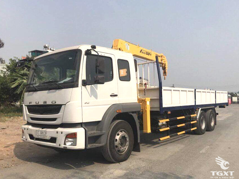 Xe Tải FUSO 3 Chân 12 Tấn Gắn Cẩu Soosan 5 Tấn 4 Khúc