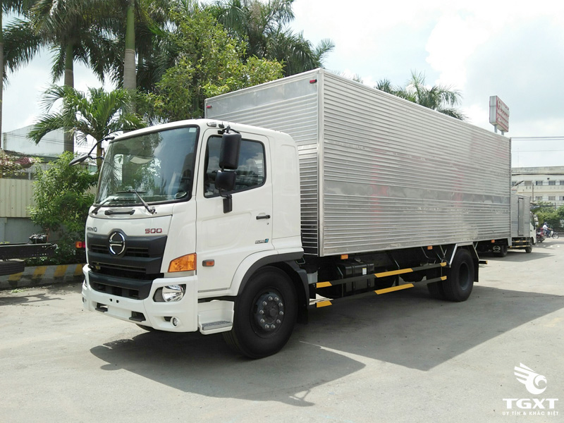 Xe Tải Hino FG8JT8A-PGX 7 Tấn Thùng Kín Dài 10m