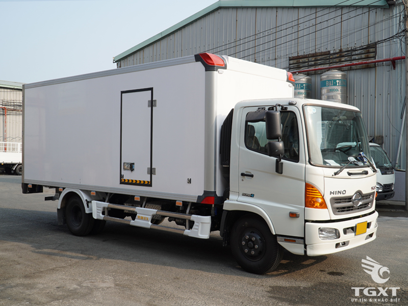 Xe Tải Hino FC9JN7A 6 Tấn Thùng Bảo Ôn