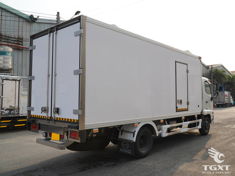 Xe Tải Hino FC9JL7A 6 Tấn Thùng Bảo Ôn