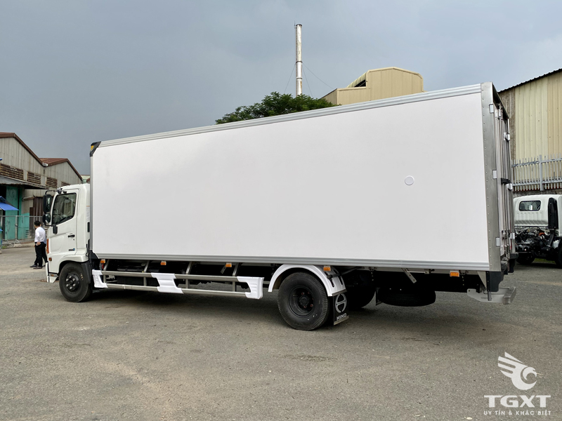 Xe Tải Hino FC9JN7A 6 Tấn Thùng Bảo Ôn