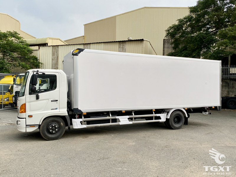 Xe Tải Hino FC9JJ7A 6 Tấn Thùng Bảo Ôn