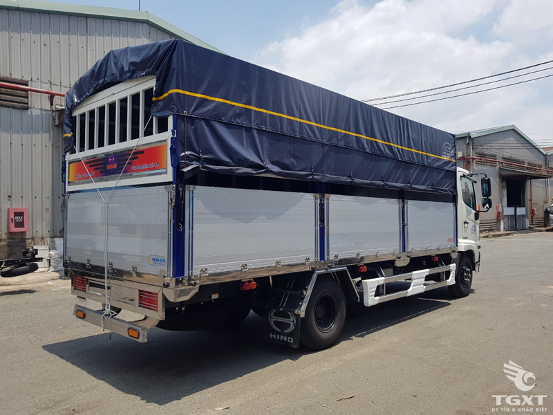 Xe Tải Hino FC9JJ7A 6.5 Tấn Thùng Bạt