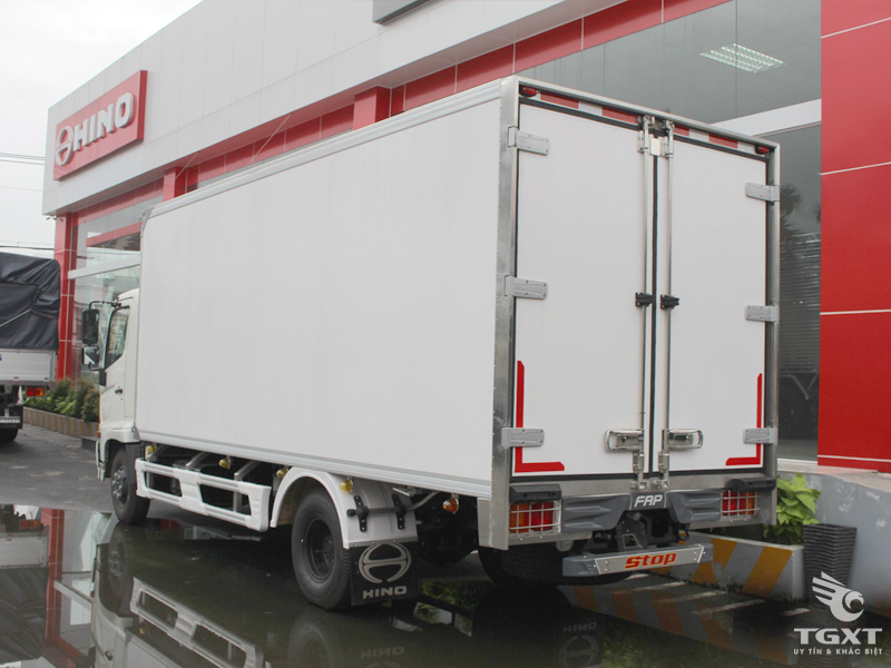 Xe Tải Hino FC9JLTC 6 Tấn Thùng Đông Lạnh
