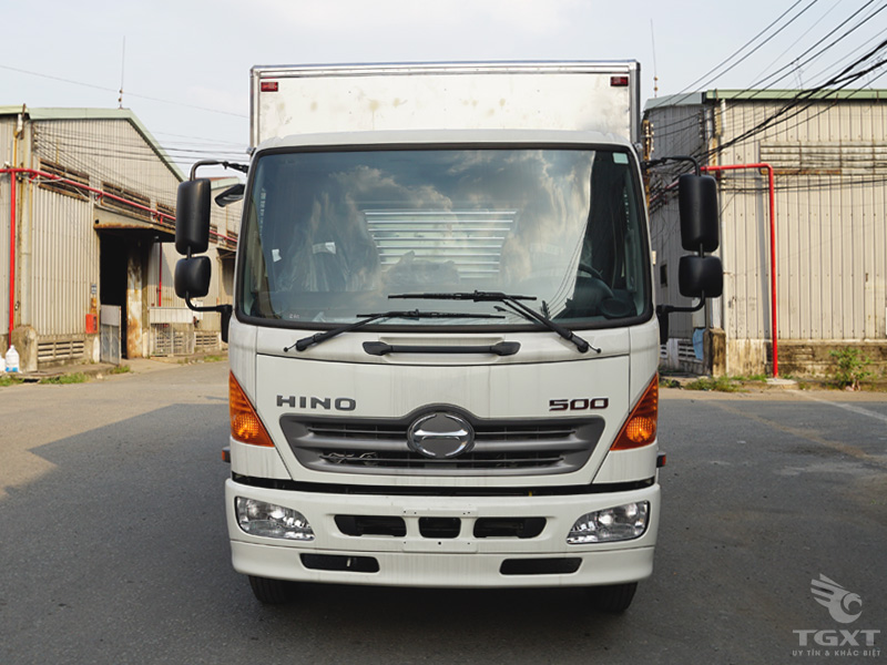 Xe Tải Hino FC9JLTC 6.4 Tấn Thùng Kín