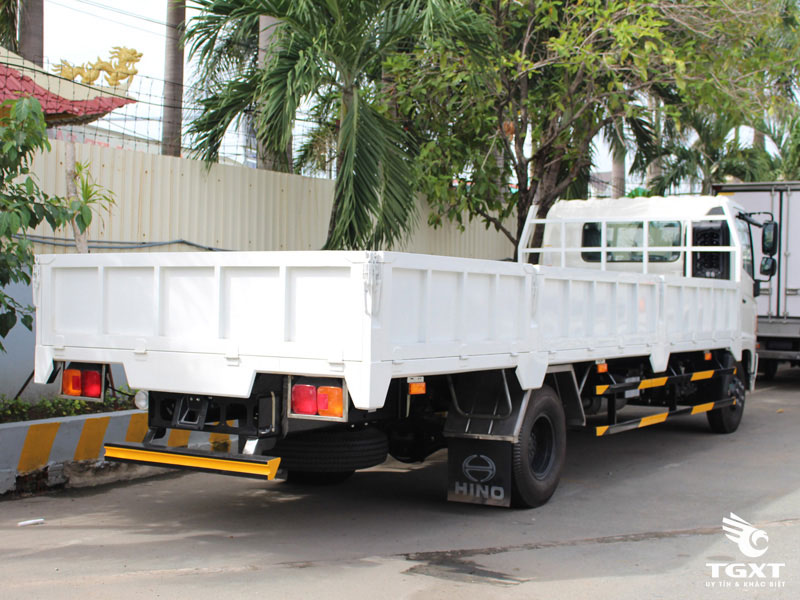 Xe Tải Hino FC9JN7A 6.5 Tấn Thùng Lửng
