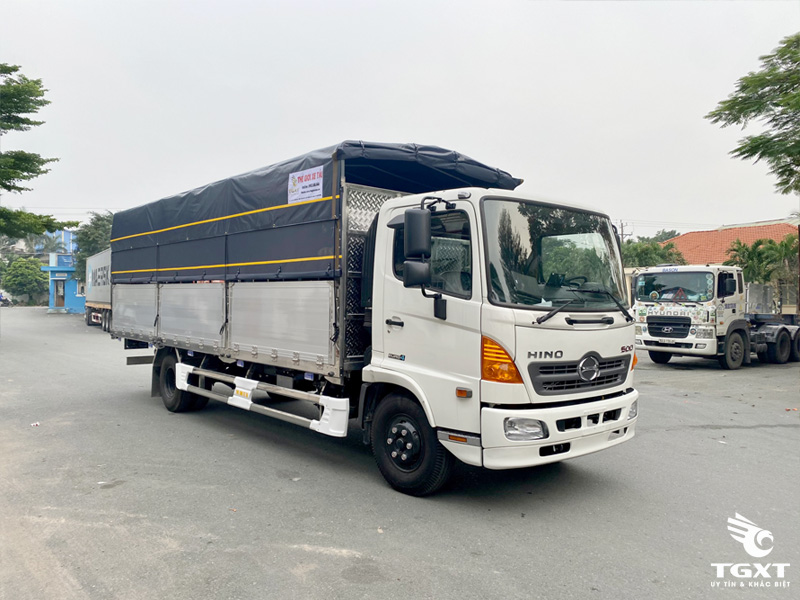 Xe Tải Hino FC9JN7A 6.5 Tấn Thùng Bạt