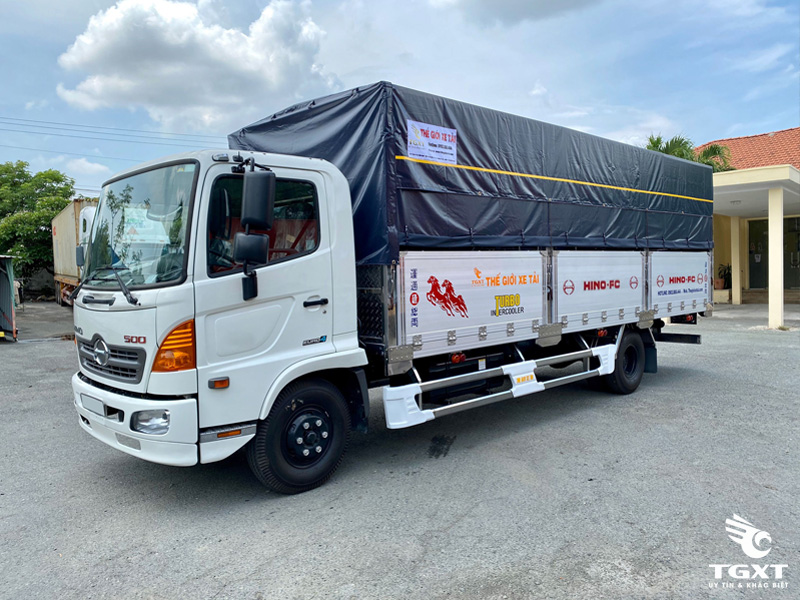 Xe Tải Hino FC9JJ7A 6.5 Tấn Thùng Bạt