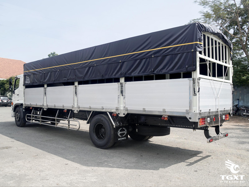 Xe Tải Hino FG8JP8A 8 Tấn Thùng Bạt
