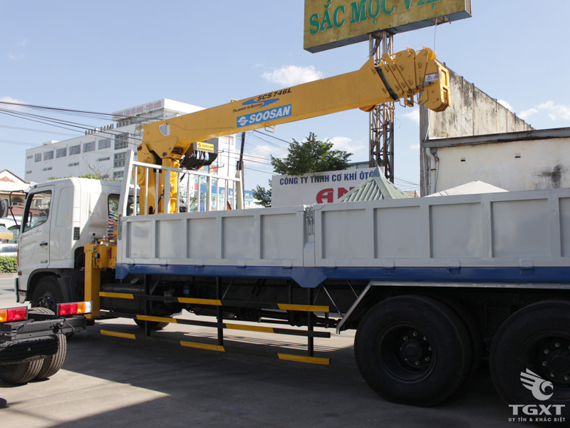 Xe Cẩu Hino FL8JW7A 12 Tấn Gắn Cẩu Soosan 7 Tấn 6 Khúc