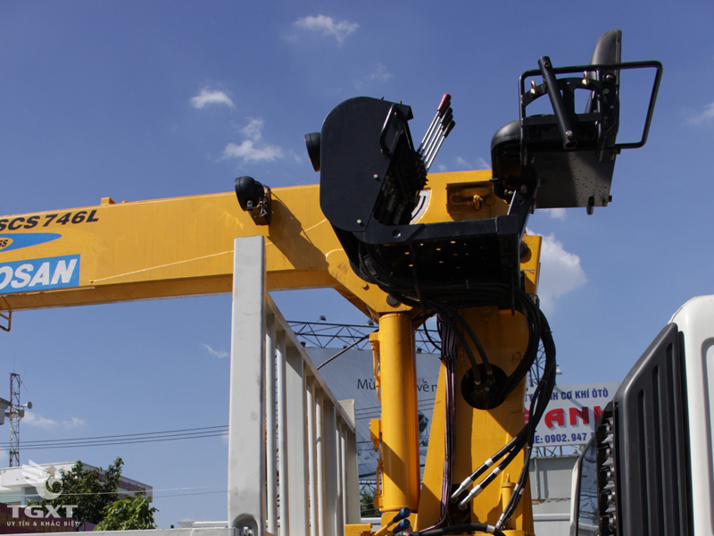 Xe Cẩu Hino FL8JT7A 3 Chân 13 Tấn Gắn Cẩu Soosan SCS524