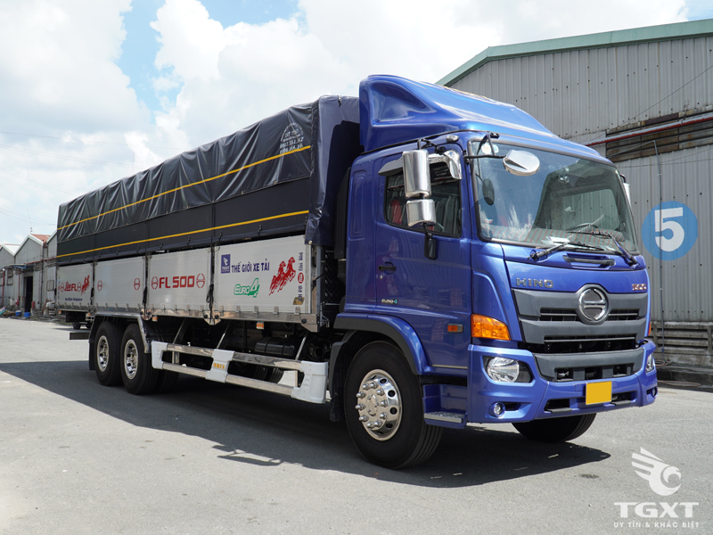Xe Tải Hino FL8JW7A 15 Tấn Thùng Bạt