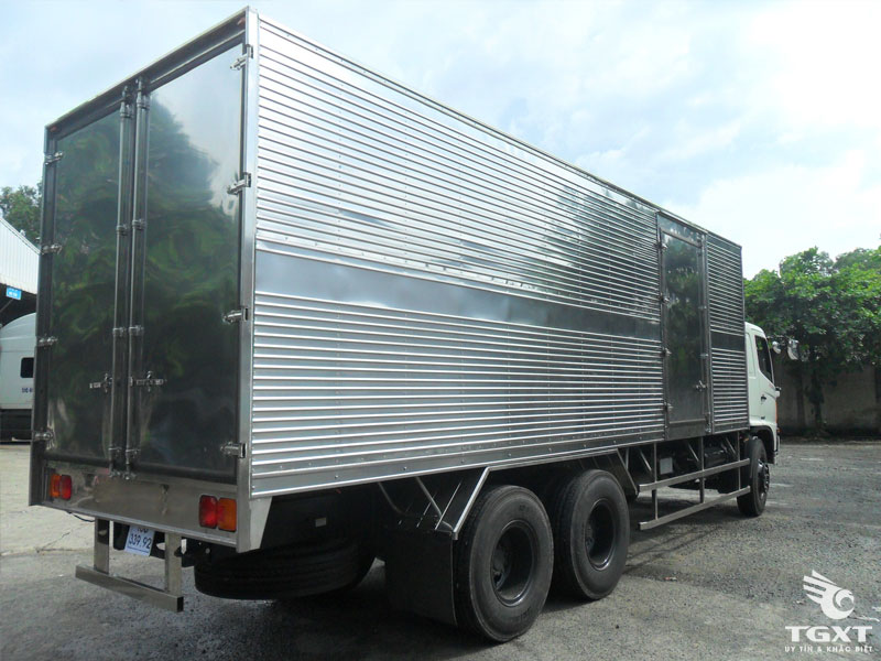 Xe Tải Hino FL8JW8A 15 Tấn Thùng Kín