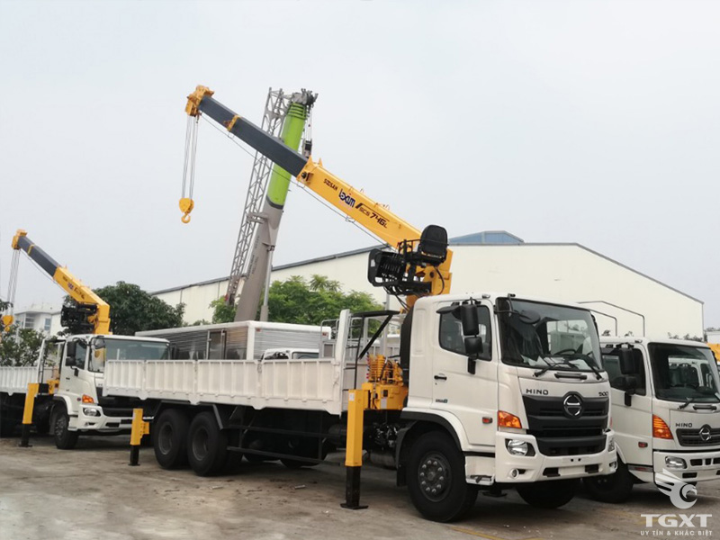 Xe Cẩu Hino FM8JW7A 9T6 Gắn Cẩu Soosan SCS746L