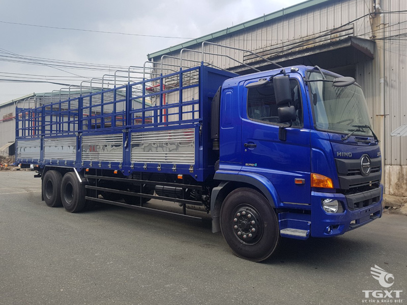Xe Tải Hino FM8JW8A 15 Tấn Thùng Bạt