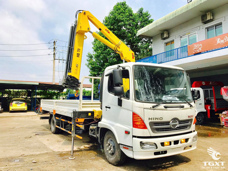 xe-tai-Hino-6-tan-gan-cau-gap-hyva-FC9JLTA-h5