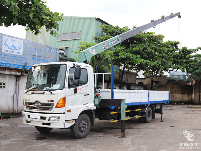 xe-tai-hino-FC-gan-cau-unic-360-h1