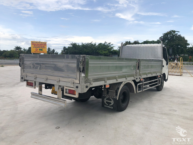 Xe Tải Hino XZU710L Euro 5 2.5 Tấn Thùng Lửng