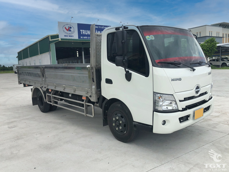 Xe Tải Hino XZU720L Euro 5 3.5 Tấn Thùng Lửng