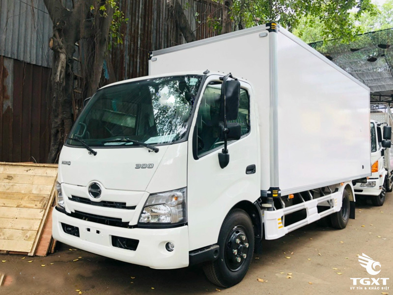 Xe Tải Hino XZU720L Euro 5 3.5 Tấn Thùng Bảo Ôn