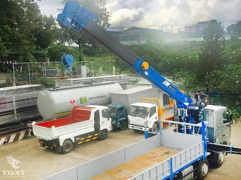 Xe Tải Howo 4 Chân 11 Tấn Gắn Cẩu Dongyang SS2725LB 10 Tấn 6 Khúc