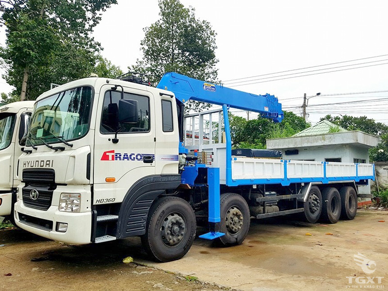 Xe Cẩu Hyundai 14 Tấn 5 Chân Gắn Cẩu Dongyang 10 Tấn 5 Khúc
