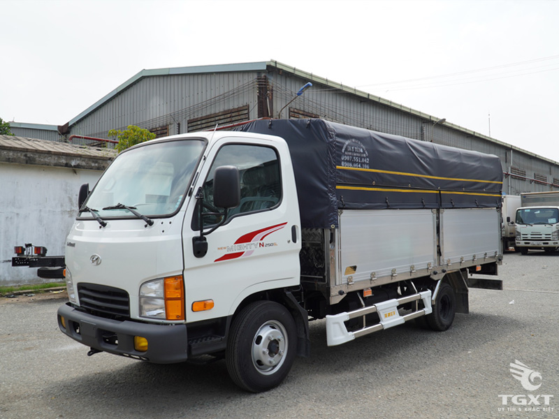 Xe Tải Hyundai New Mighty N250SL 2.4 Tấn Thùng Bạt