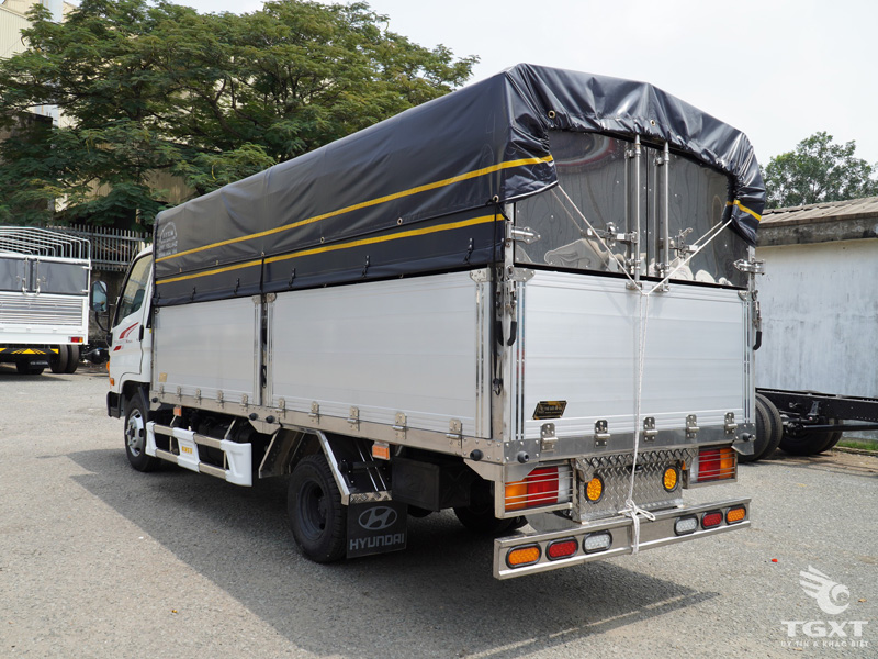 Xe Tải Hyundai New Mighty N250SL 2.4 Tấn Thùng Bạt