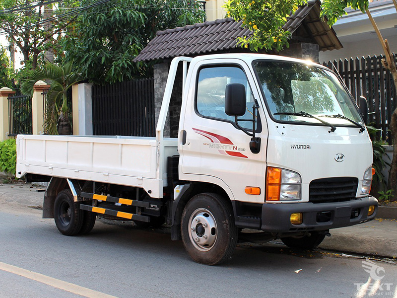Xe Tải Hyundai New Mighty N250 2.4 Tấn Thùng Lửng Gắn Bửng Nâng
