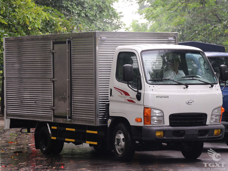 Xe Tải Hyundai New Mighty N250SL 2.4 Tấn Thùng Kín
