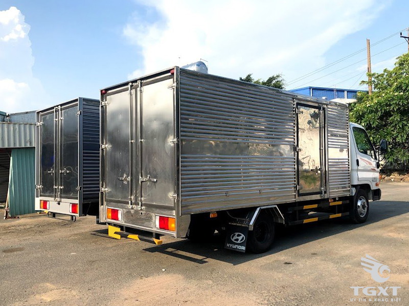 Xe Tải Hyundai New Mighty N250SL 2.4 Tấn Thùng Kín