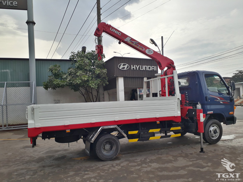 Xe Tải Hyundai New Mighty N250SL gắn cẩu Unic URV233